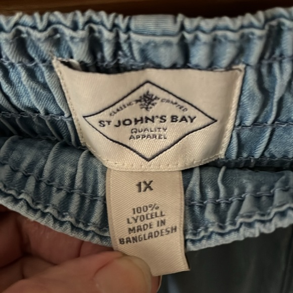 Drawstring pants - Picture 3 of 3